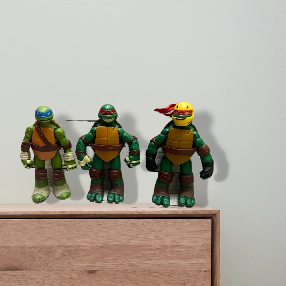 Green and Brown Action Figures Playset